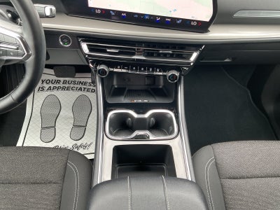 2025 Chevrolet Traverse AWD LT
