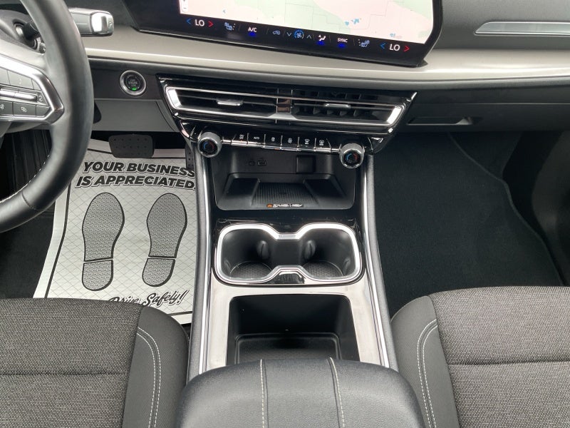 2025 Chevrolet Traverse AWD LT