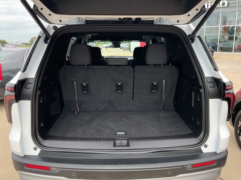 2025 Chevrolet Traverse AWD LT