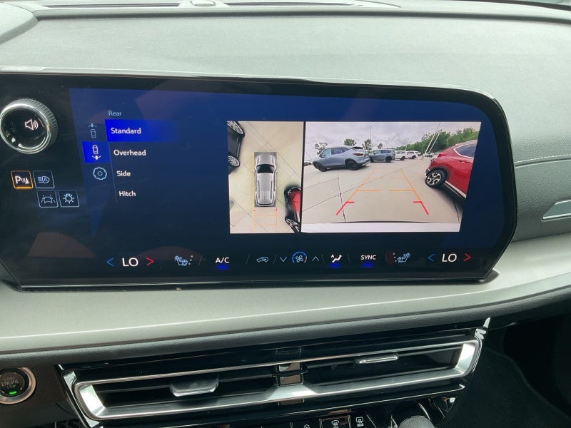 2025 Chevrolet Traverse AWD LT