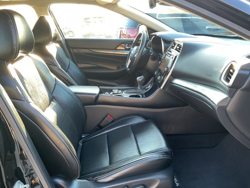 2023 Nissan Maxima SL