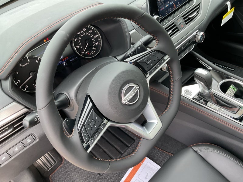 2025 Nissan Altima SR