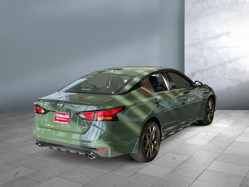 2025 Nissan Altima SR