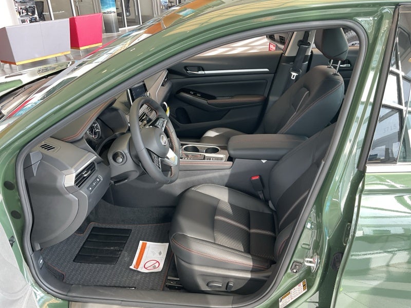 2025 Nissan Altima SR