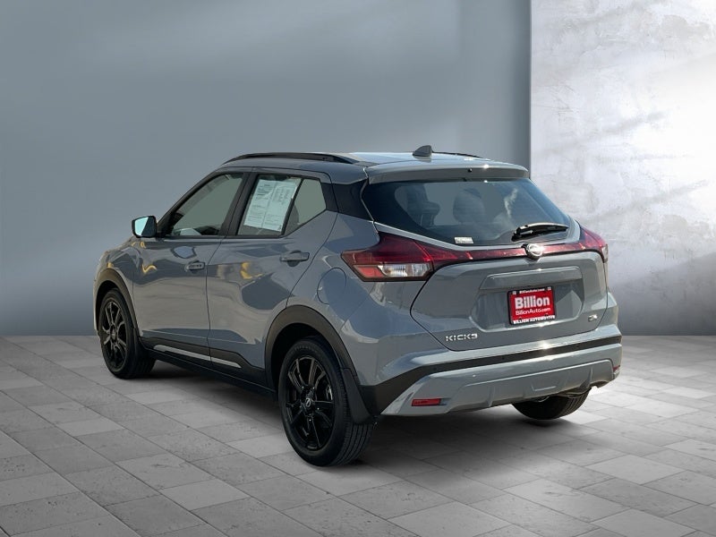 2023 Nissan Kicks SR