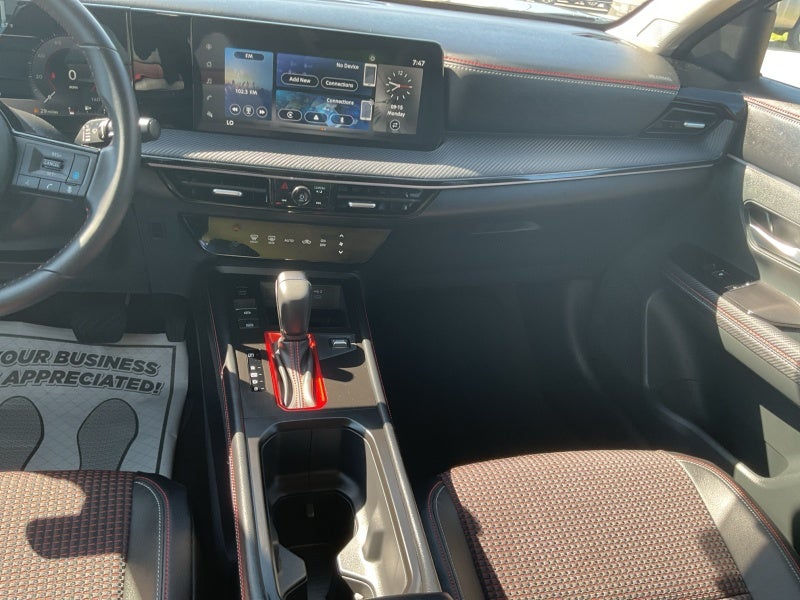 2025 Nissan Kicks SR