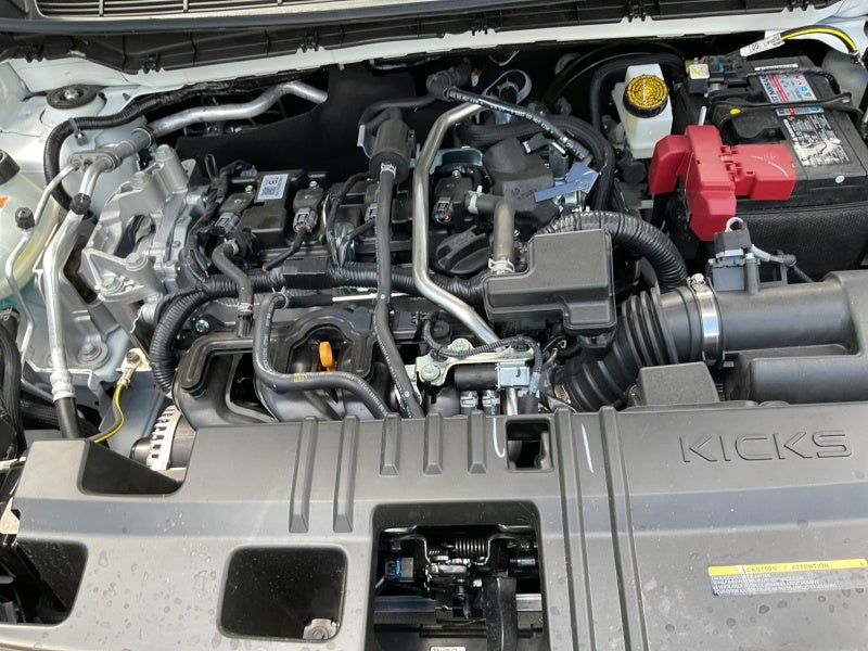 2025 Nissan Kicks SR