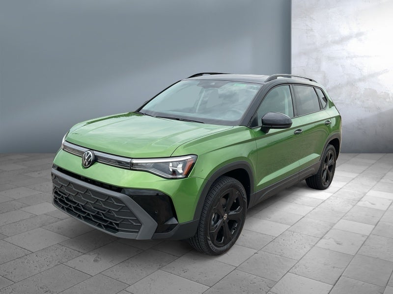 2025 Volkswagen Taos SE Black