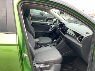 2025 Volkswagen Taos SE Black
