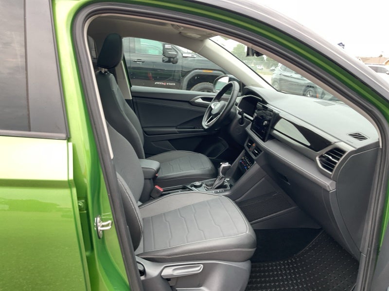 2025 Volkswagen Taos SE Black