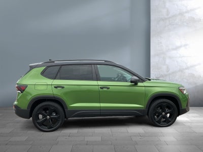 2025 Volkswagen Taos SE Black