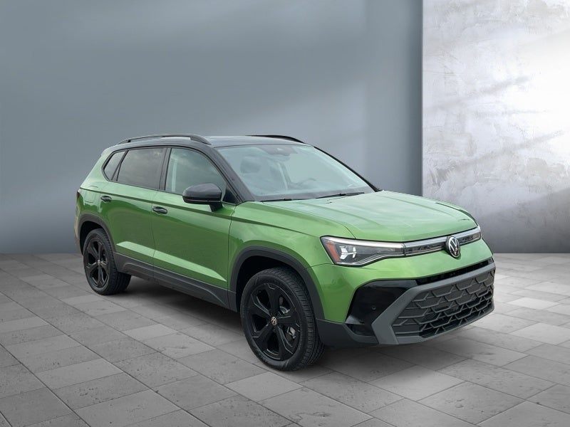 2025 Volkswagen Taos SE Black