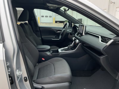 2025 Toyota RAV4 Hybrid SE