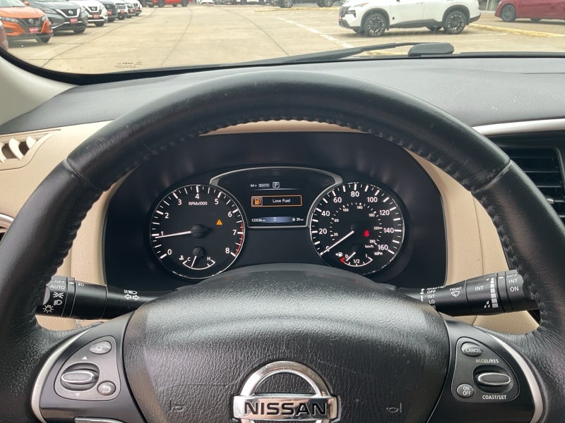 2018 Nissan Pathfinder SV