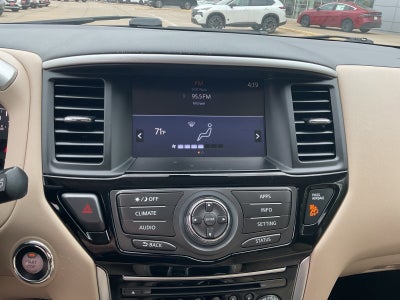 2018 Nissan Pathfinder SV