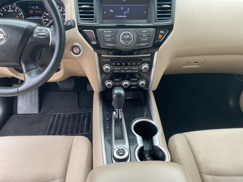 2018 Nissan Pathfinder SV