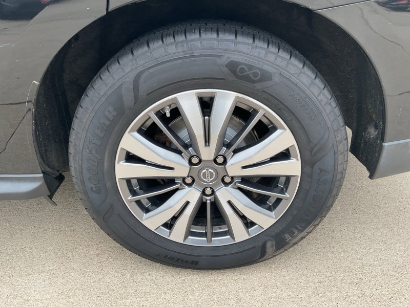 2018 Nissan Pathfinder SV