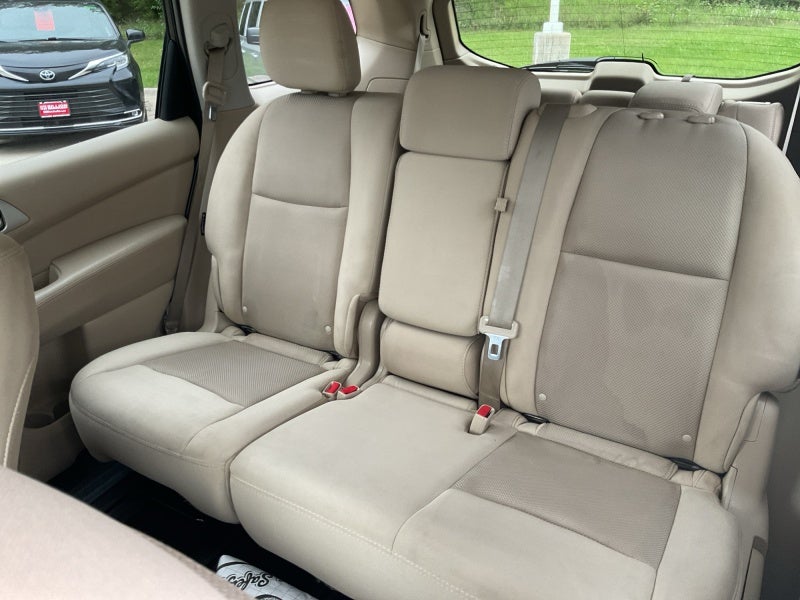 2018 Nissan Pathfinder SV
