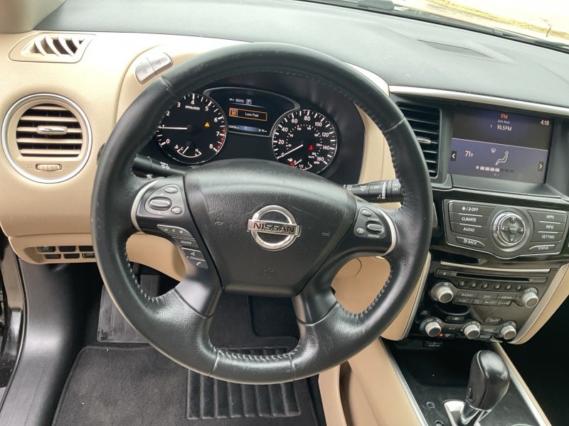 2018 Nissan Pathfinder SV