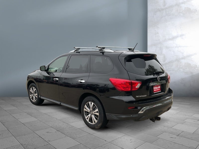 2018 Nissan Pathfinder SV
