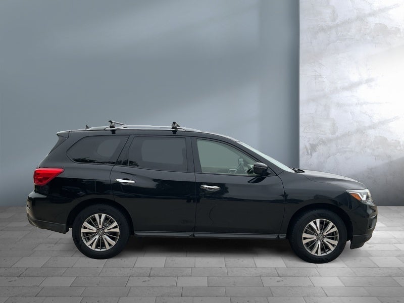 2018 Nissan Pathfinder SV