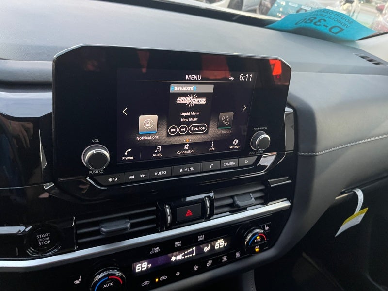 2025 Nissan Pathfinder SV