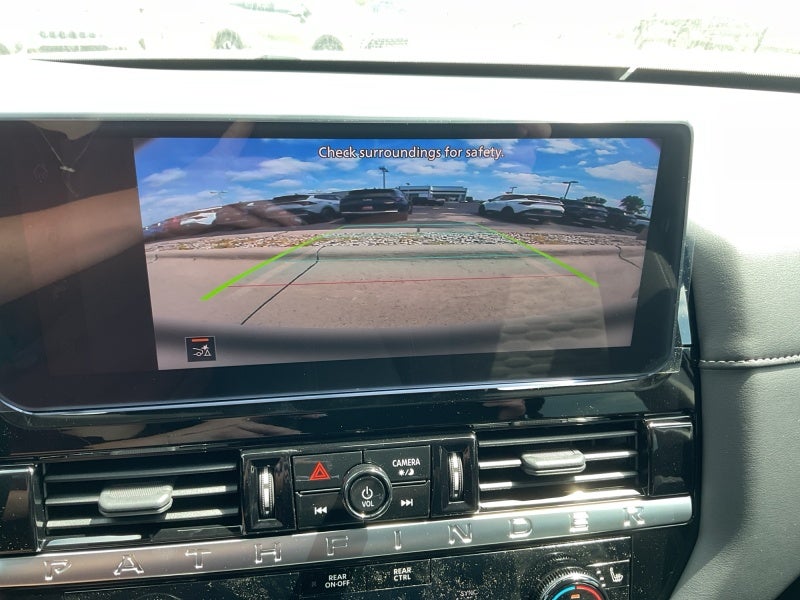 2026 Nissan Pathfinder SV