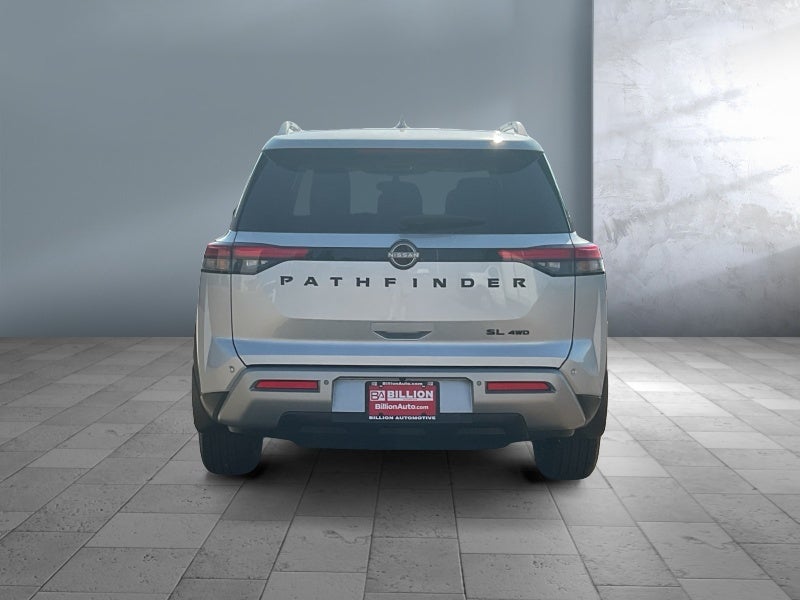 2022 Nissan Pathfinder SL