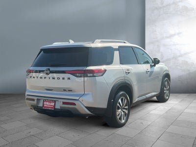 2022 Nissan Pathfinder SL