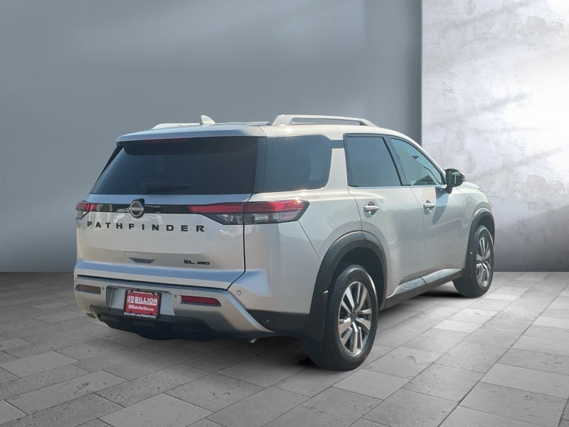 2022 Nissan Pathfinder SL