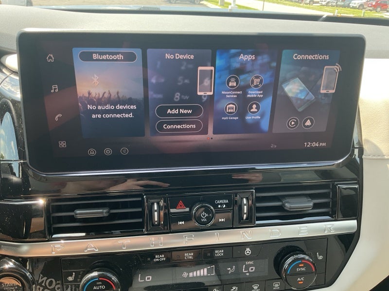 2026 Nissan Pathfinder SL
