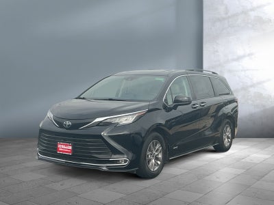 2021 Toyota Sienna XLE