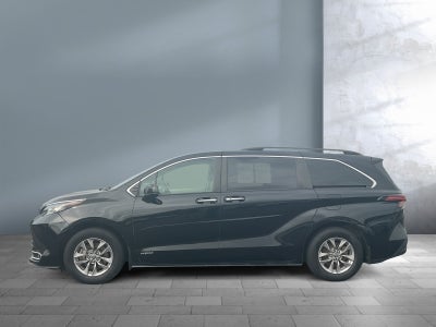 2021 Toyota Sienna XLE