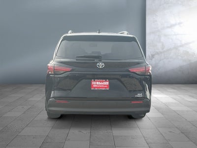 2021 Toyota Sienna XLE