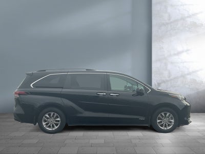 2021 Toyota Sienna XLE