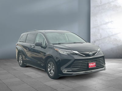 2021 Toyota Sienna XLE