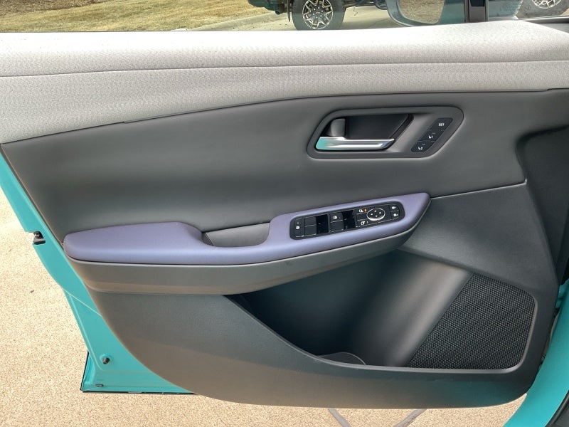 2026 Nissan LEAF Platinum+