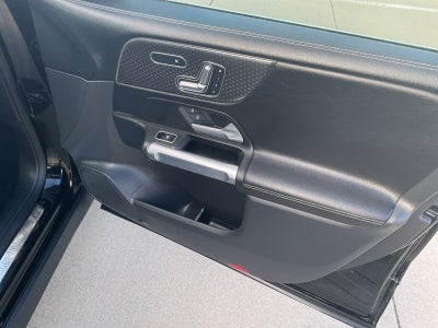 2025 Mercedes-Benz GLB GLB 250